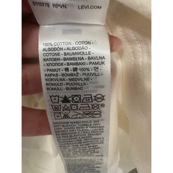 Levi's Men's Long Sleeve Cream Best In The West Cowboy Rodeo Tee Size Medium - Picture 6 of 6